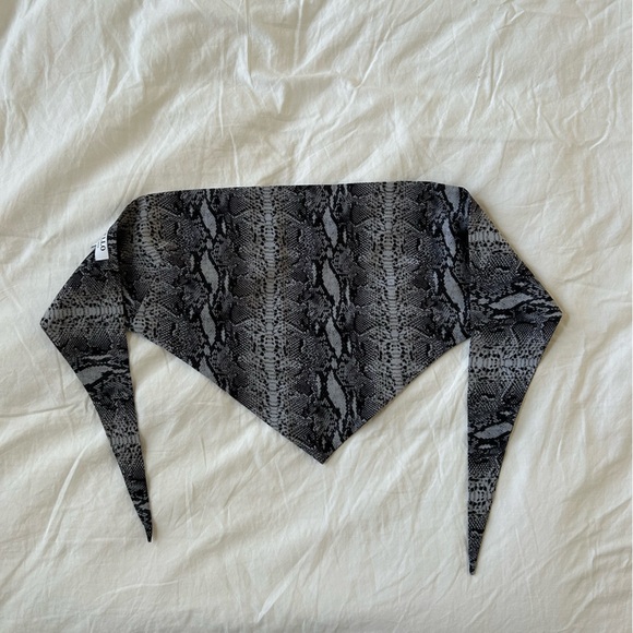 Frankie’s Bikinis Top - Picture 5 of 6